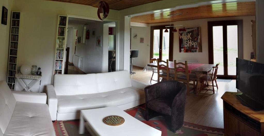 LE BOIS JOLI Chalet 4 étoiles CLEDICIHOME Cadre paisible en lisière de forêt Gérardmer Camera foto