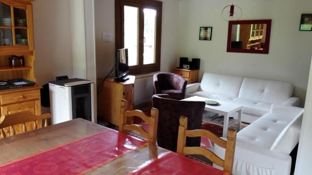 LE BOIS JOLI Chalet 4 étoiles CLEDICIHOME Cadre paisible en lisière de forêt Gérardmer Camera foto